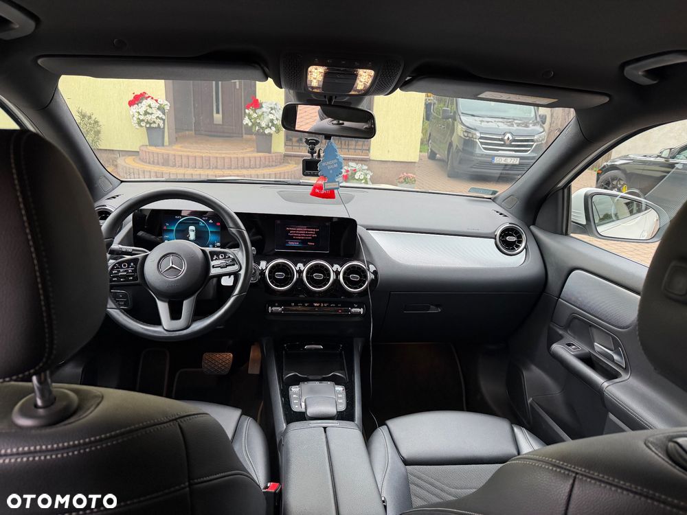 Mercedes-Benz GLA - 12