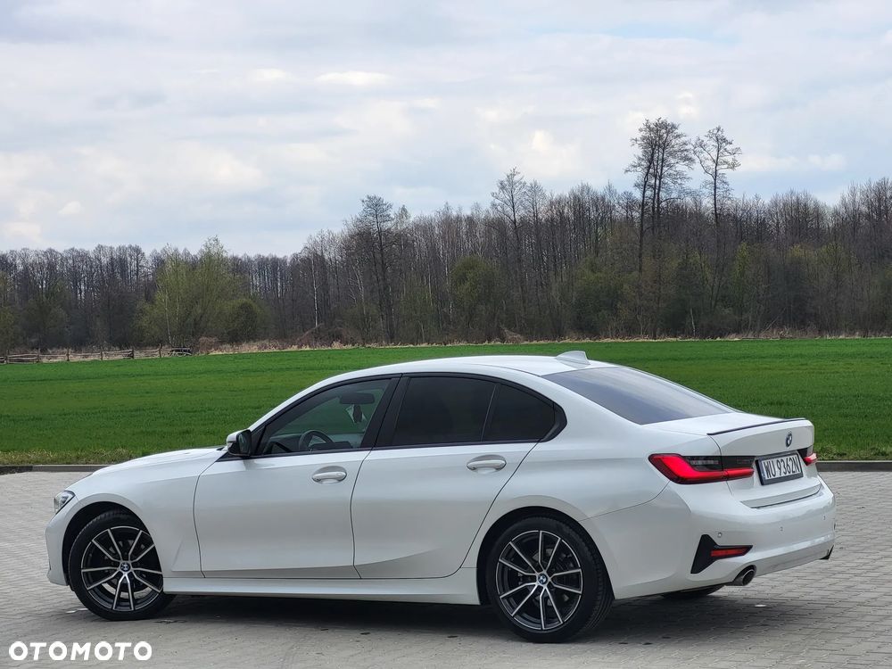 BMW Seria 3 318d Sport Line - 16