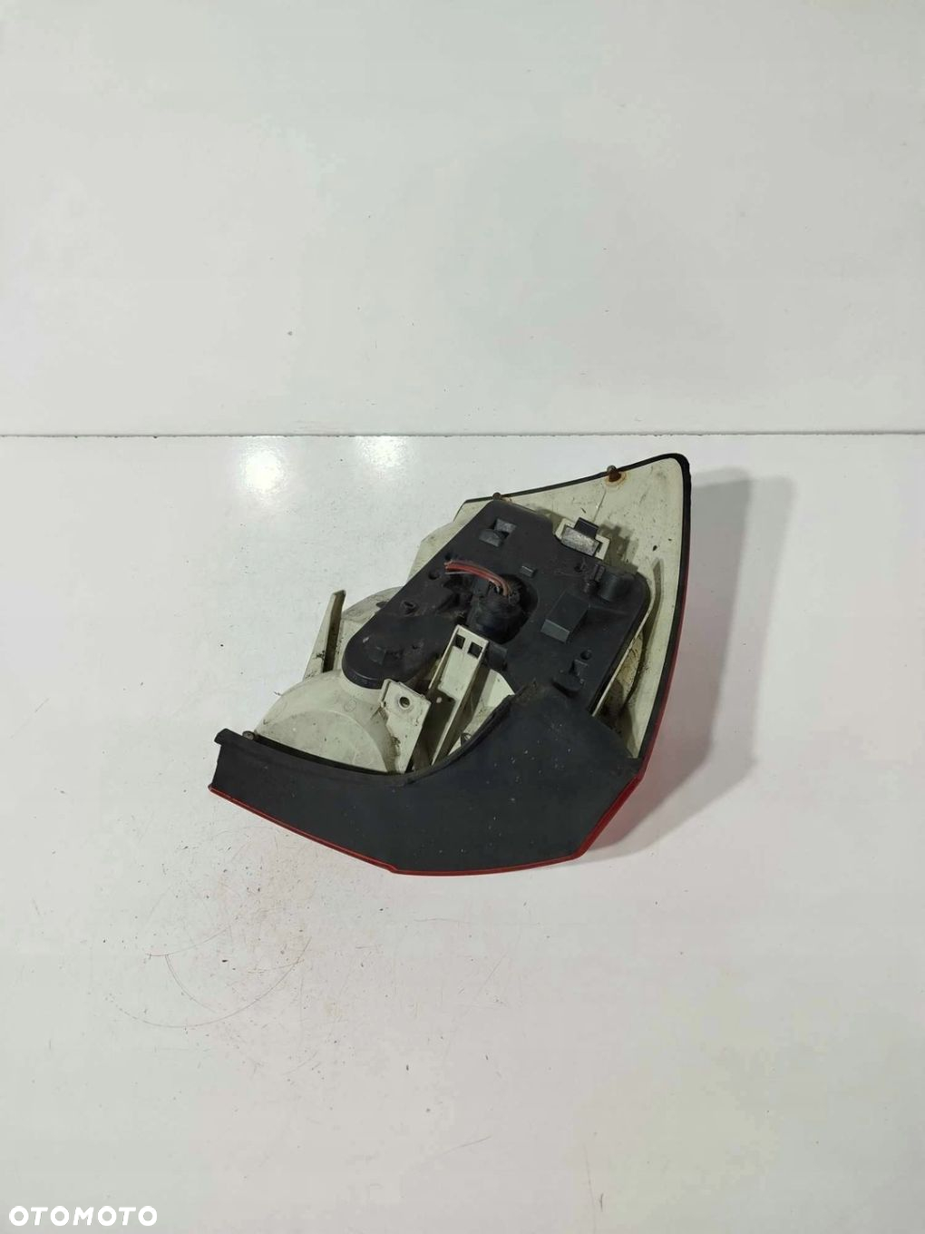 LAMPA PRAWA TYLNA TYŁ AUDI A4 B6 SEDAN 00- 04 - 2