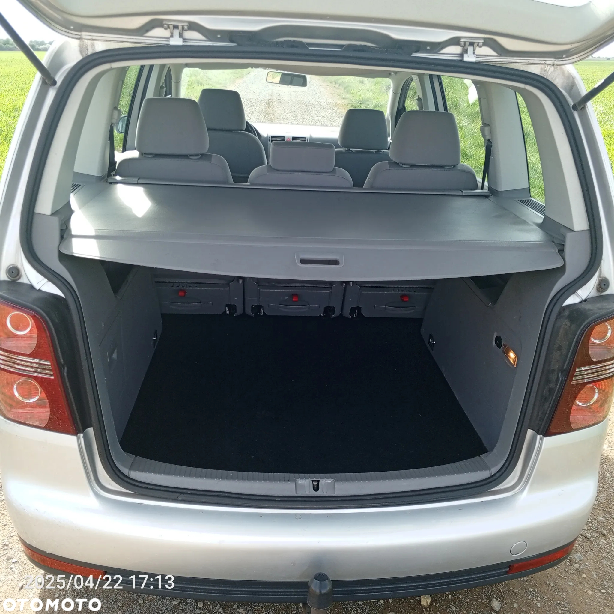 Volkswagen Touran 2.0 TDI DSG Trendline - 10