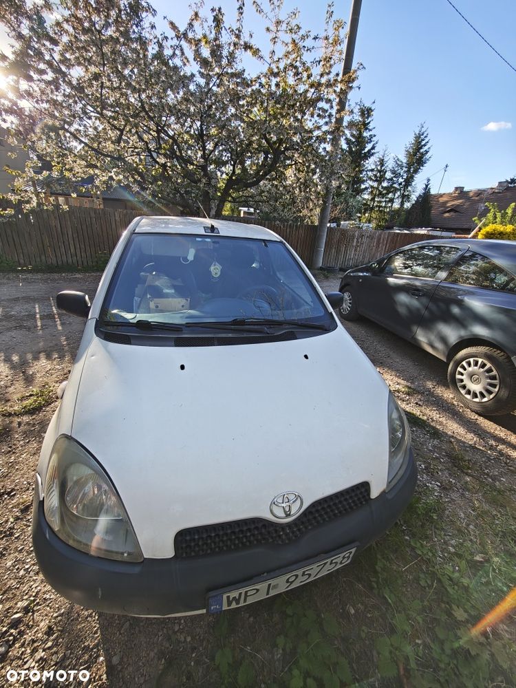 Toyota Yaris - 1