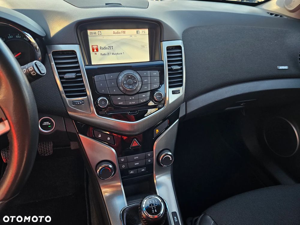 Chevrolet Cruze Station Wagon 1.8 LTZ - 18