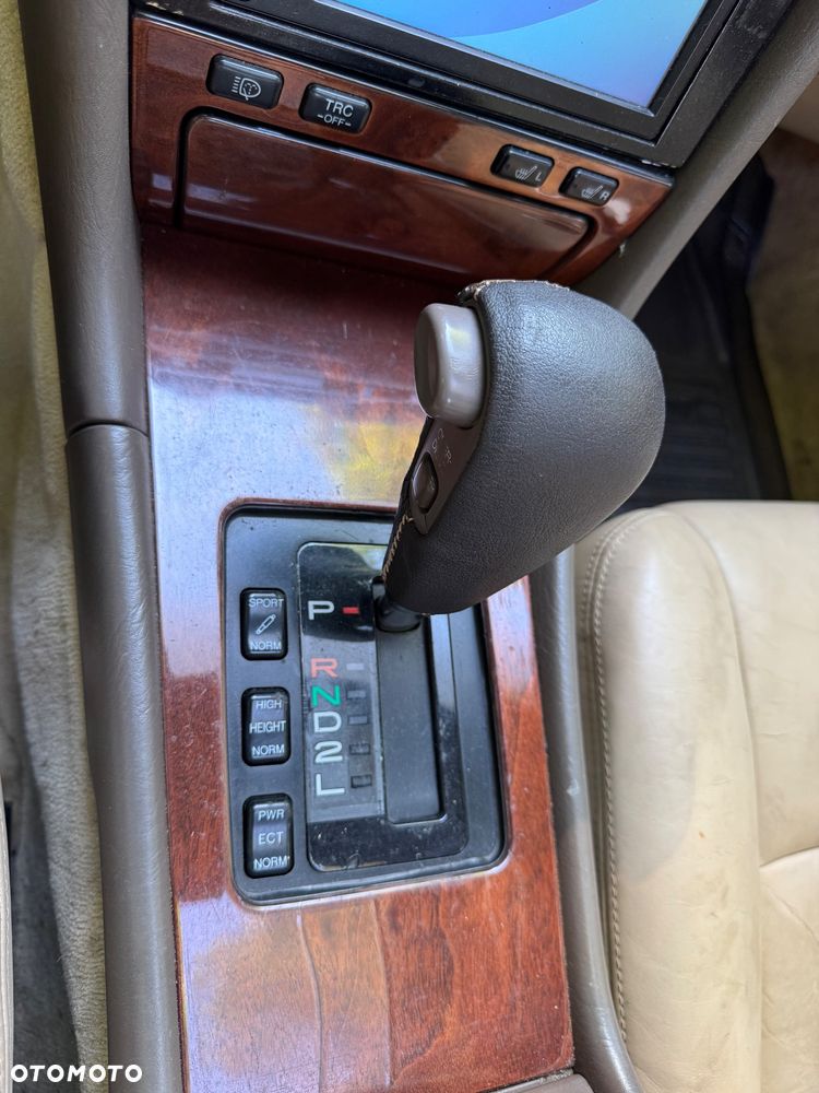 Lexus LS - 24
