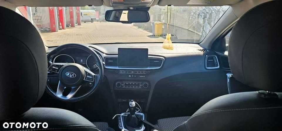 Kia Ceed - 8