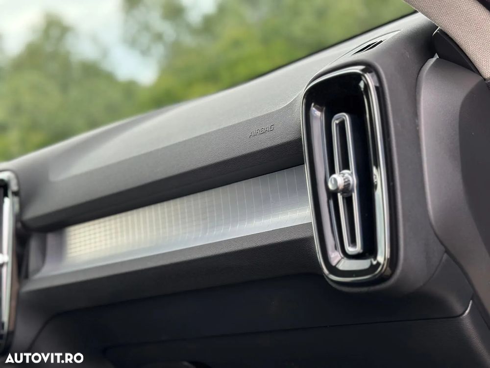 Volvo XC 40 B4 B AWD Geartronic Momentum Pro - 20