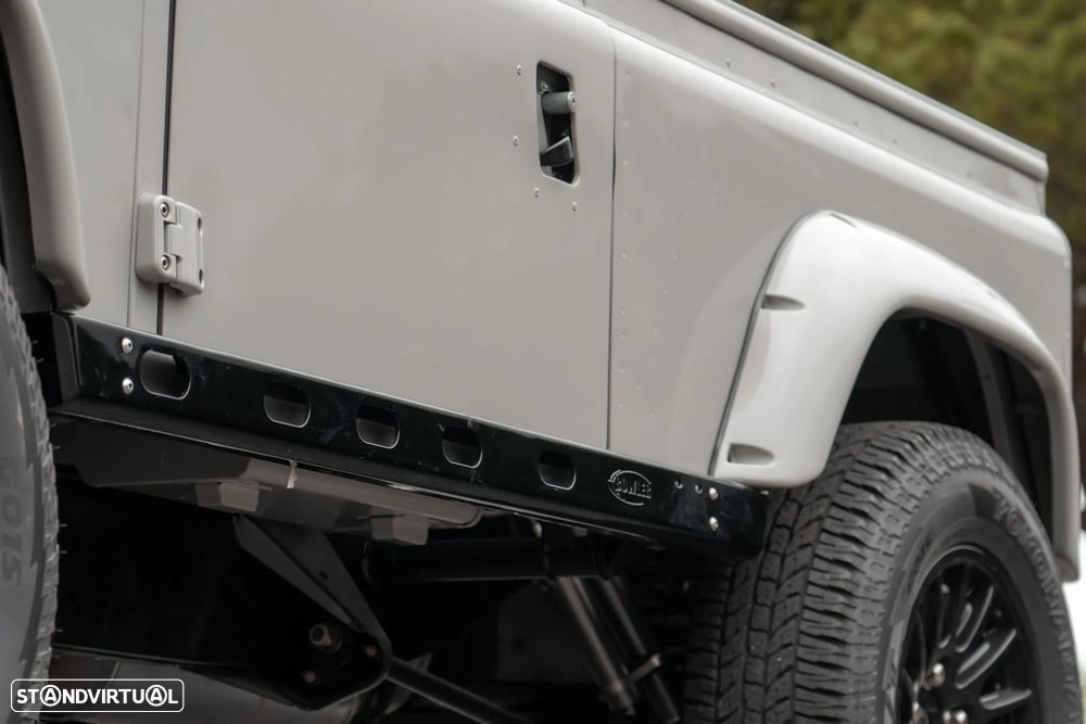 Land Rover Defender - 11