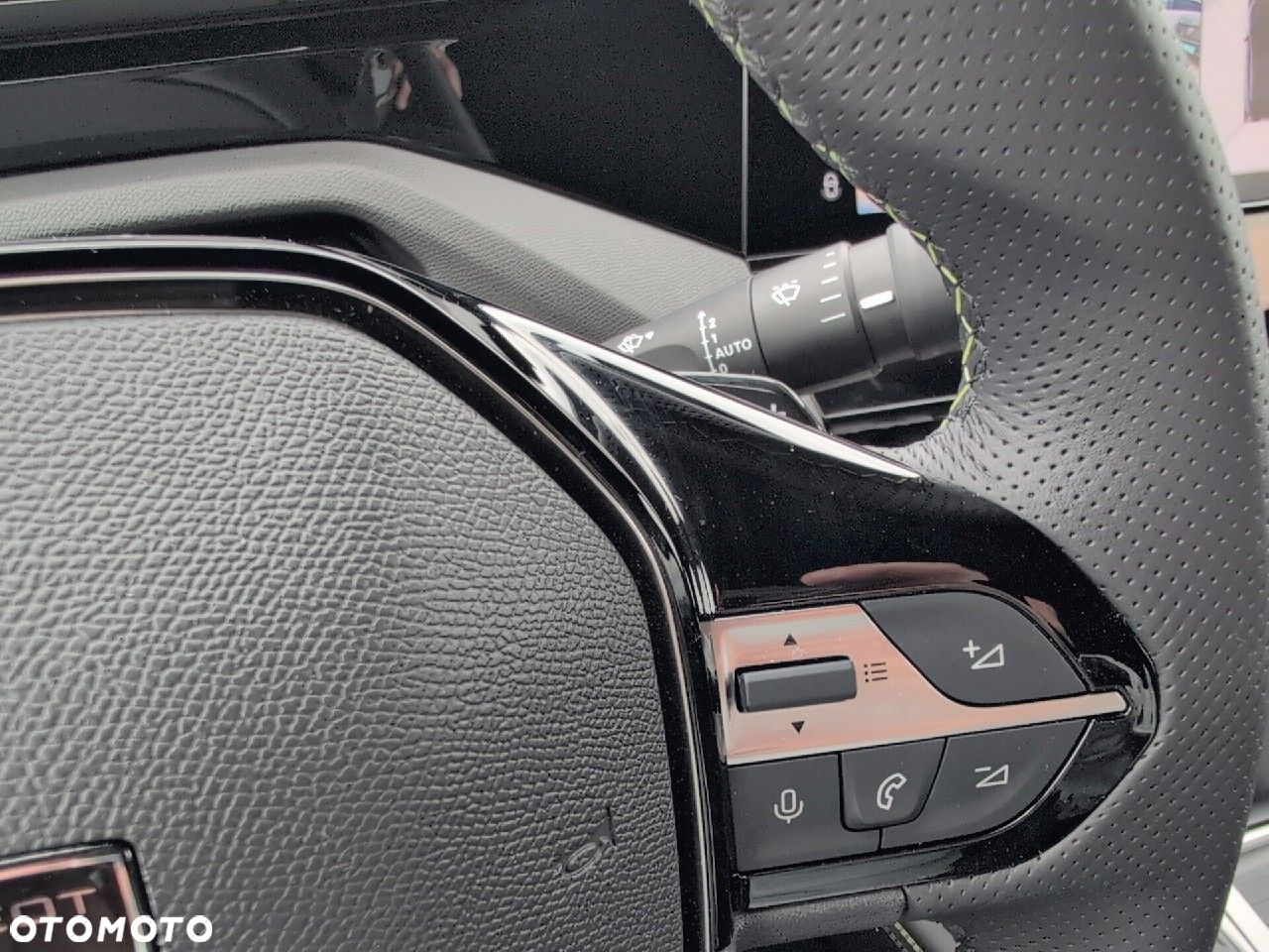 Peugeot 408 - 18