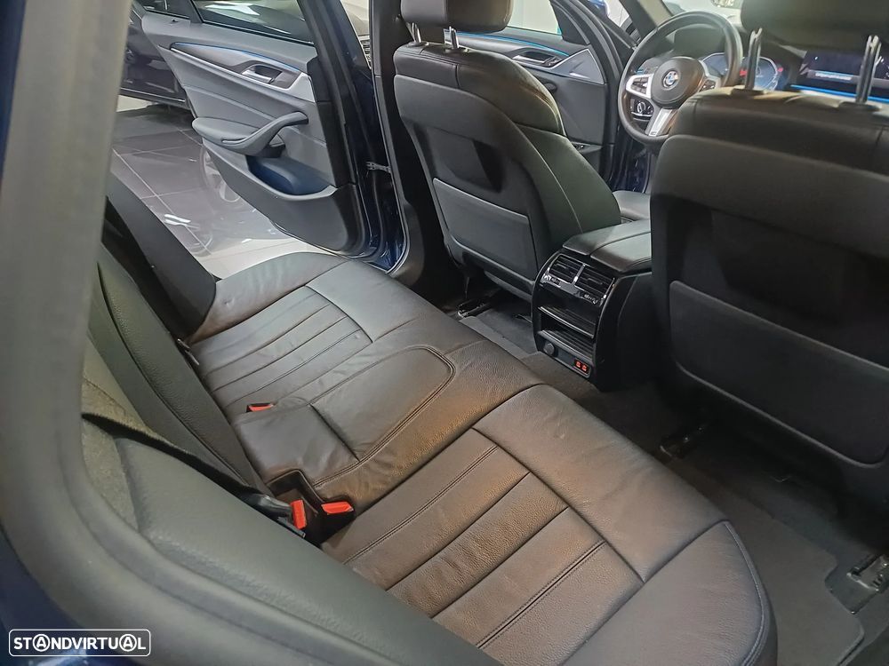 BMW 530 e Pack Desportivo M - 22