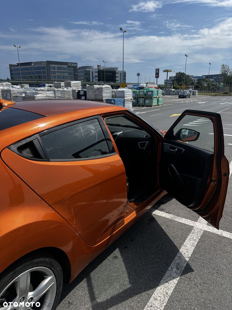 Hyundai Veloster 1.6 GDI Comfort - 21