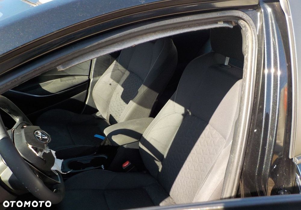 Toyota Corolla - 38