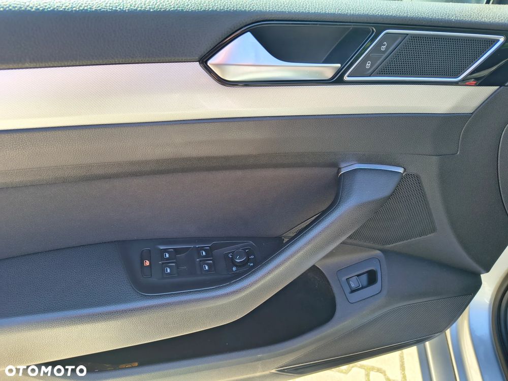 Volkswagen Passat 1.6 TDI (BlueMotion Technology) DSG Comfortline - 20