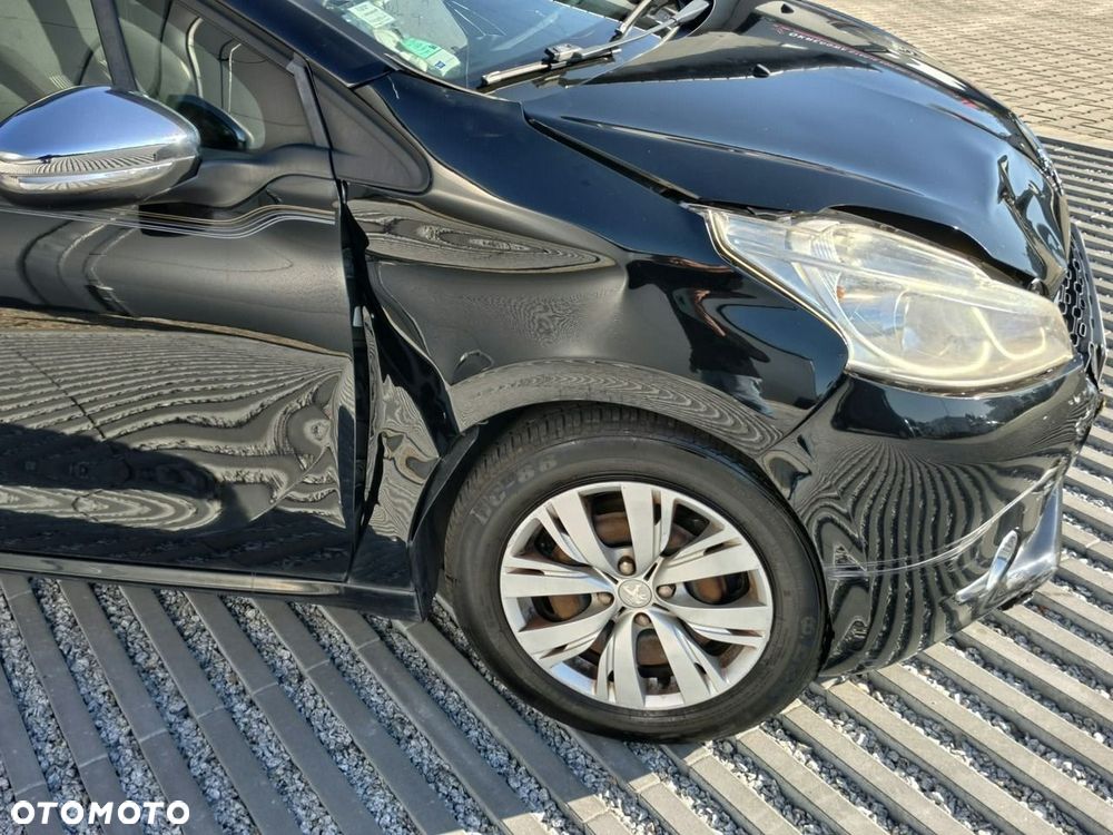 Peugeot 208 - 21