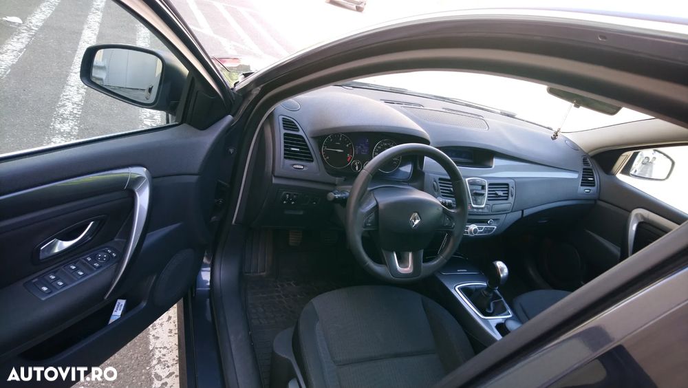 Renault Laguna dCi 110 FAP Expression - 9