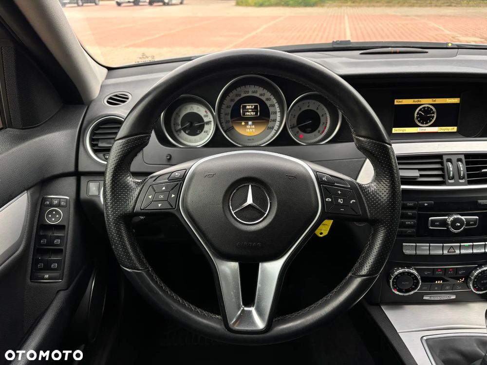 Mercedes-Benz Klasa C 180 CGI BlueEff Avantgarde - 14