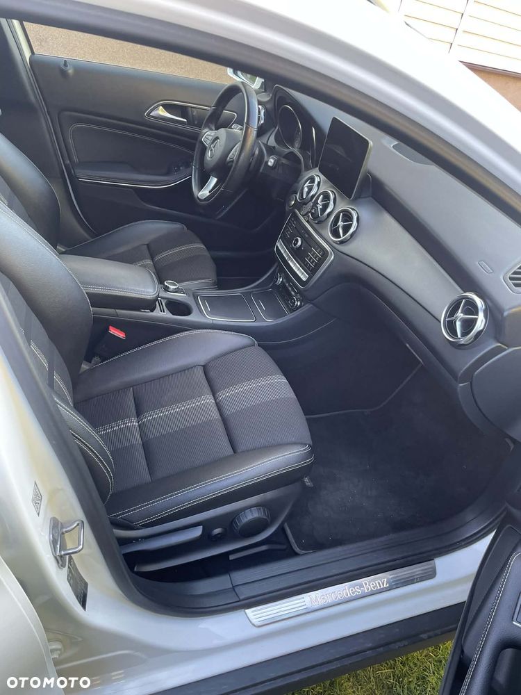 Mercedes-Benz GLA 200 d 4Matic 7G-DCT UrbanStyle Edition - 7