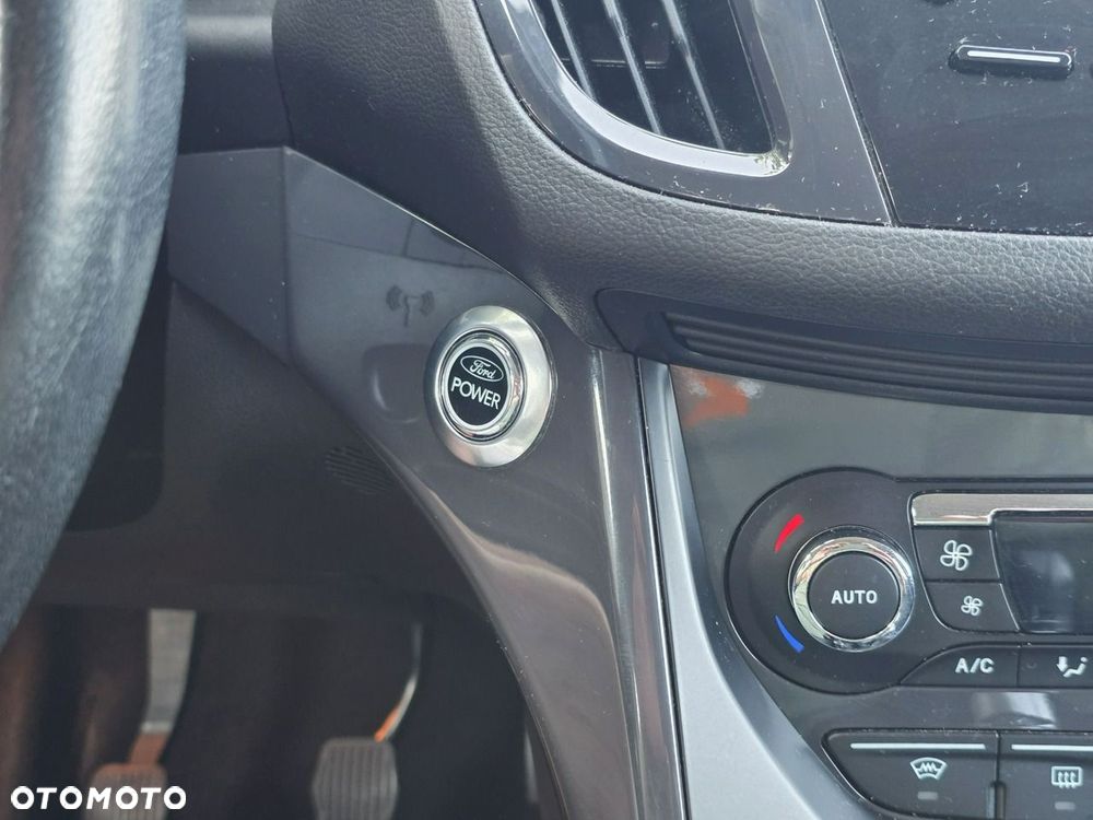 Ford Kuga - 24
