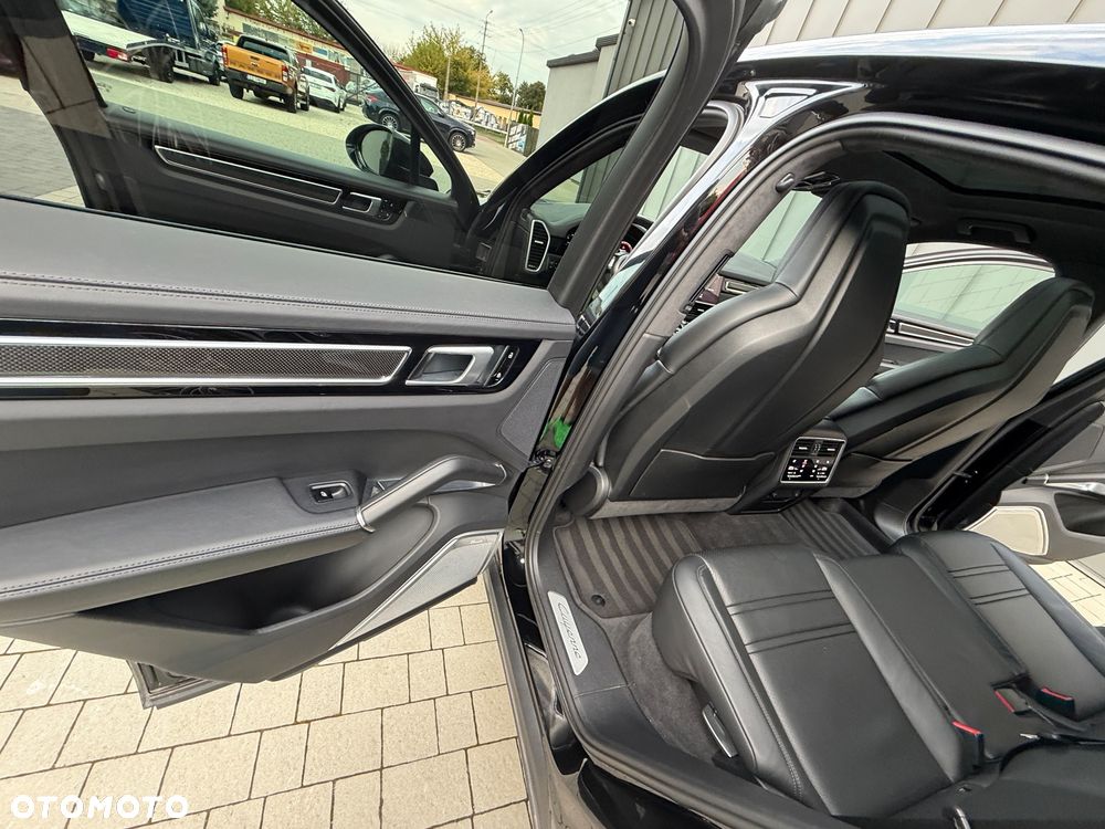 Porsche Cayenne Turbo - 31
