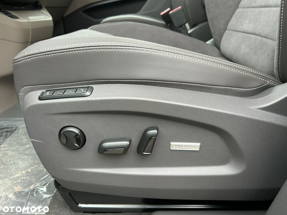 Volkswagen Multivan - 29