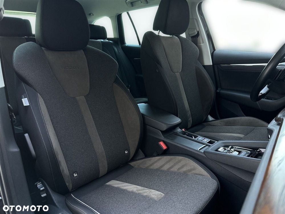 Skoda Octavia 2.0 TDI 4x4 Scout DSG - 31