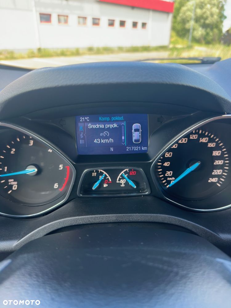 Ford Kuga - 10