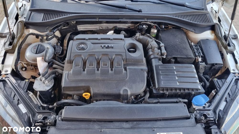 Skoda Superb 2.0 TDI DSG Premium Edition - 33