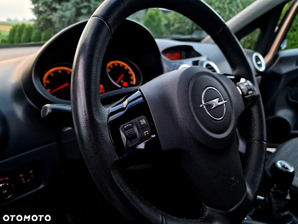 Opel Corsa 1.2 16V Cosmo S&S - 15