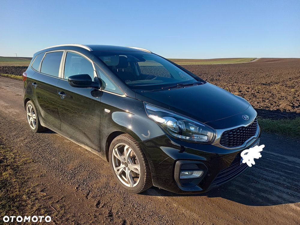 Kia Carens 1.6 GDI Dream Team Edition - 1