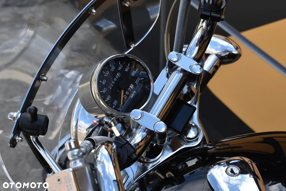 Suzuki Intruder - 23