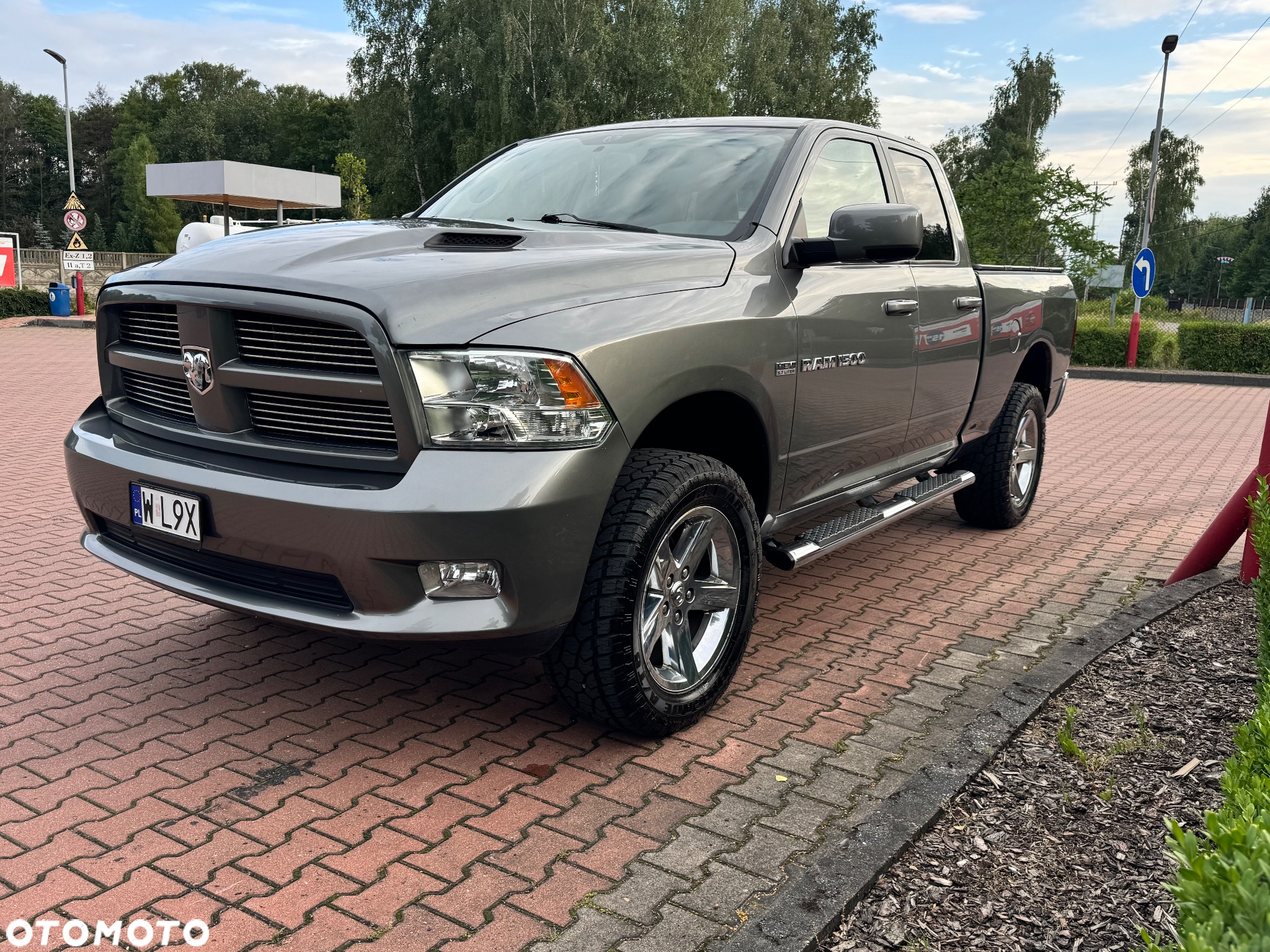 Dodge RAM 1500 5.7 4x4 - 8