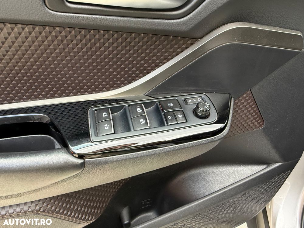 Toyota C-HR - 16