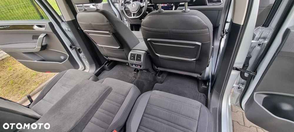 Volkswagen Touran 2.0 TDI SCR DSG Highline - 32