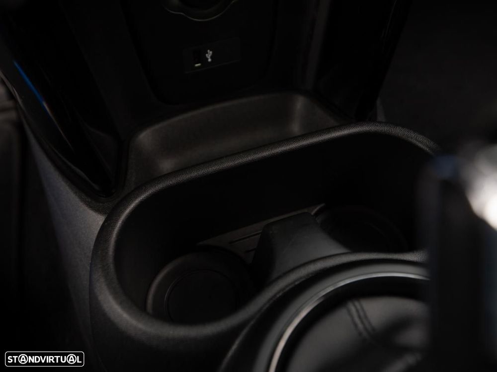 MINI 3 Portas Cooper SE Essential - 23