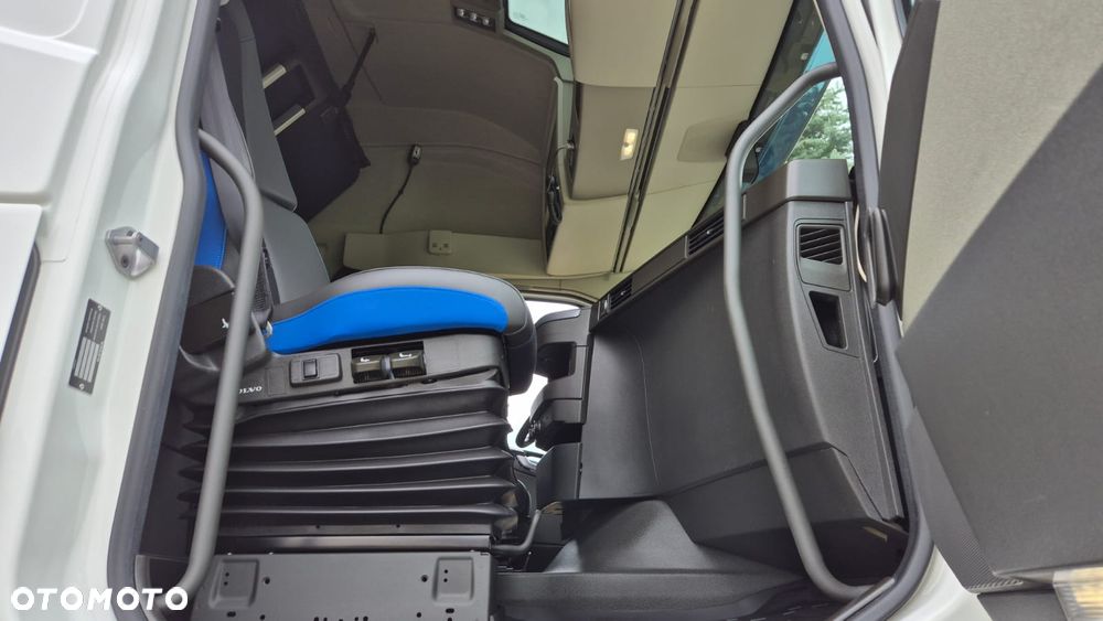 Volvo ///FH///500///2022///1 TURBINA ///JEDYNE 183 TYŚ KM/// GLOBETROTTER///XXL/// KLIMATYZACJA POSTOJOWA/// ZABUDOWY MIĘDZYOSIOWE/// ALUMINIOWE FELGI///FULL LED/// VIRTUAL COCPIT///PEDANTYCZNY  STAN///JAK NOWY - 26