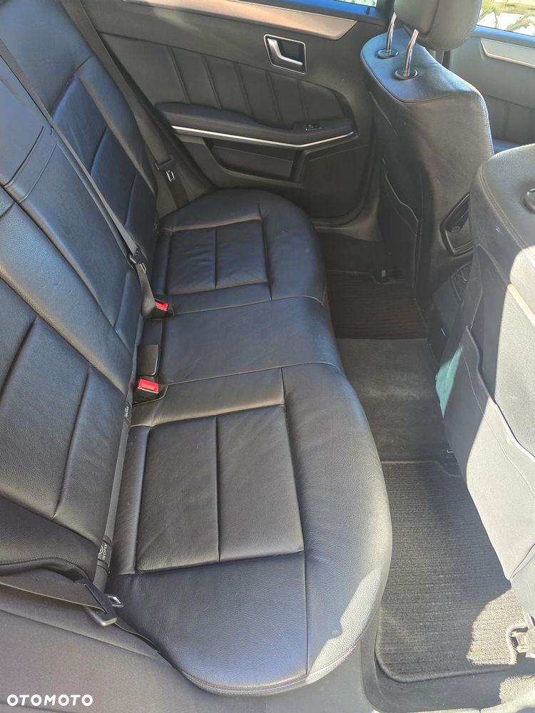 Mercedes-Benz Klasa E 250 CDI DPF BlueEFFICIENCY 7G-TRONIC Elegance - 16