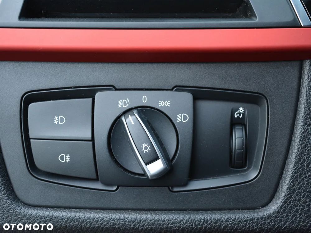 BMW Seria 3 318i Sport Line Shadow - 22