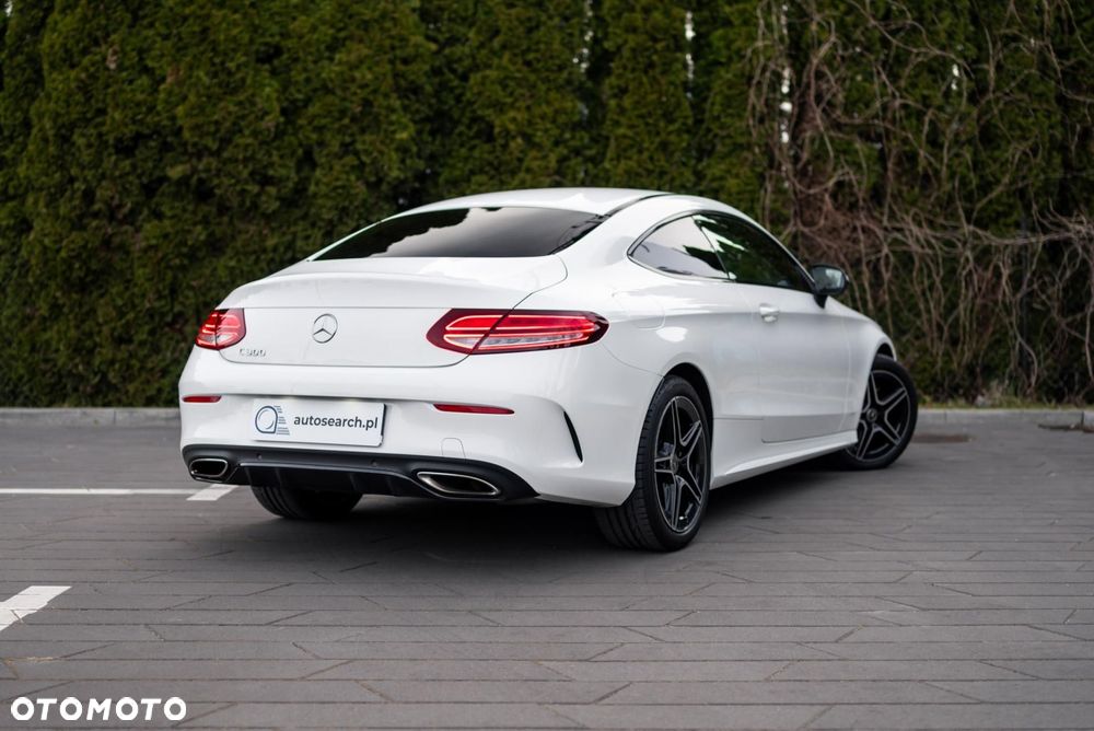Mercedes-Benz Klasa C 300 9G-TRONIC - 4