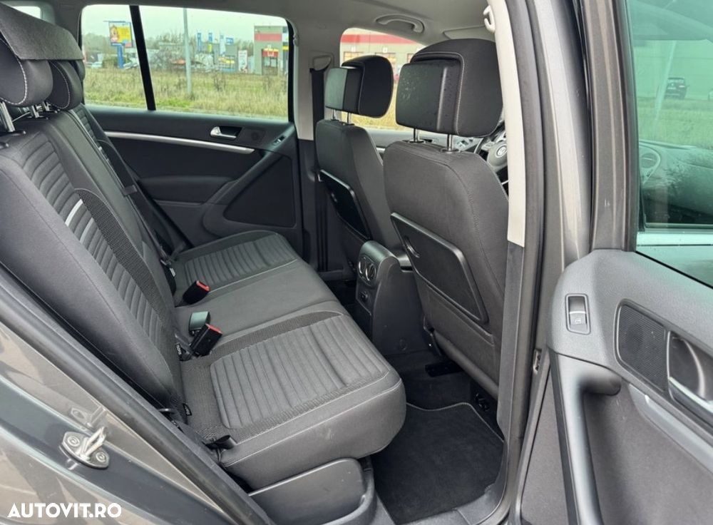 Volkswagen Tiguan 2.0 TDI DPF 4Motion BlueMotion Technology DSG Sport & Style - 16