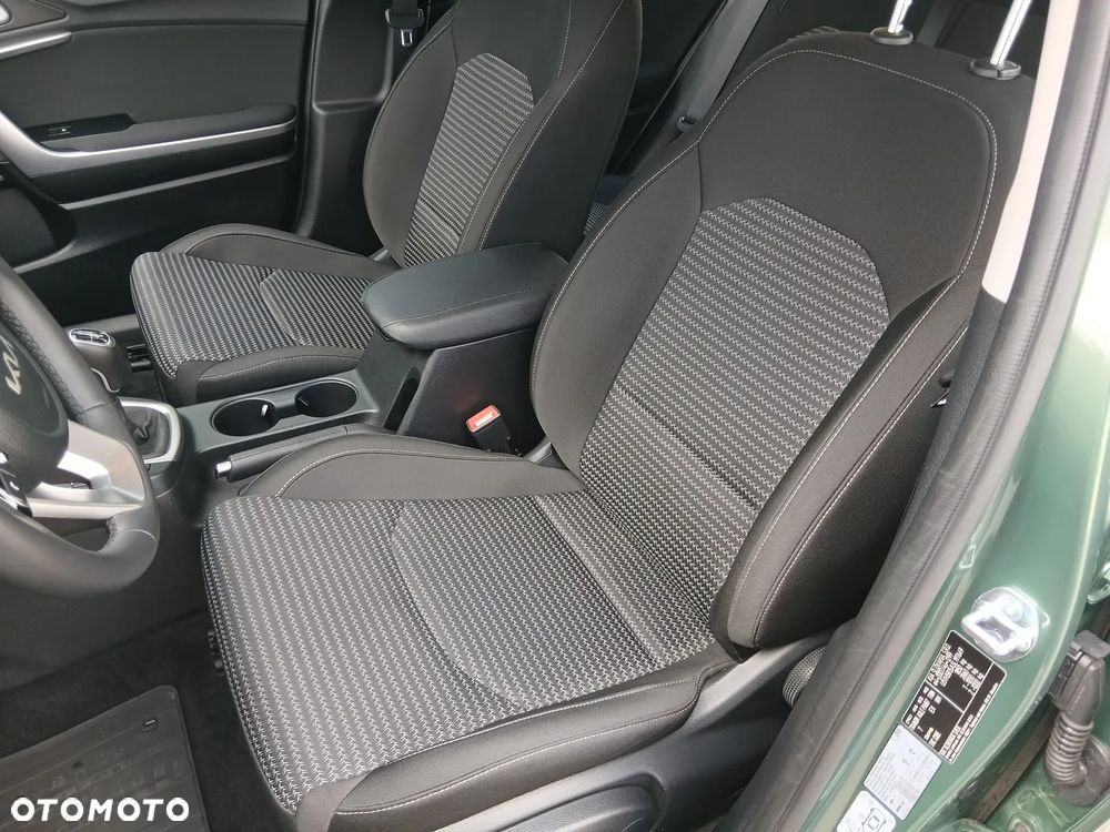 Kia Ceed 1.5 T-GDI M - 27