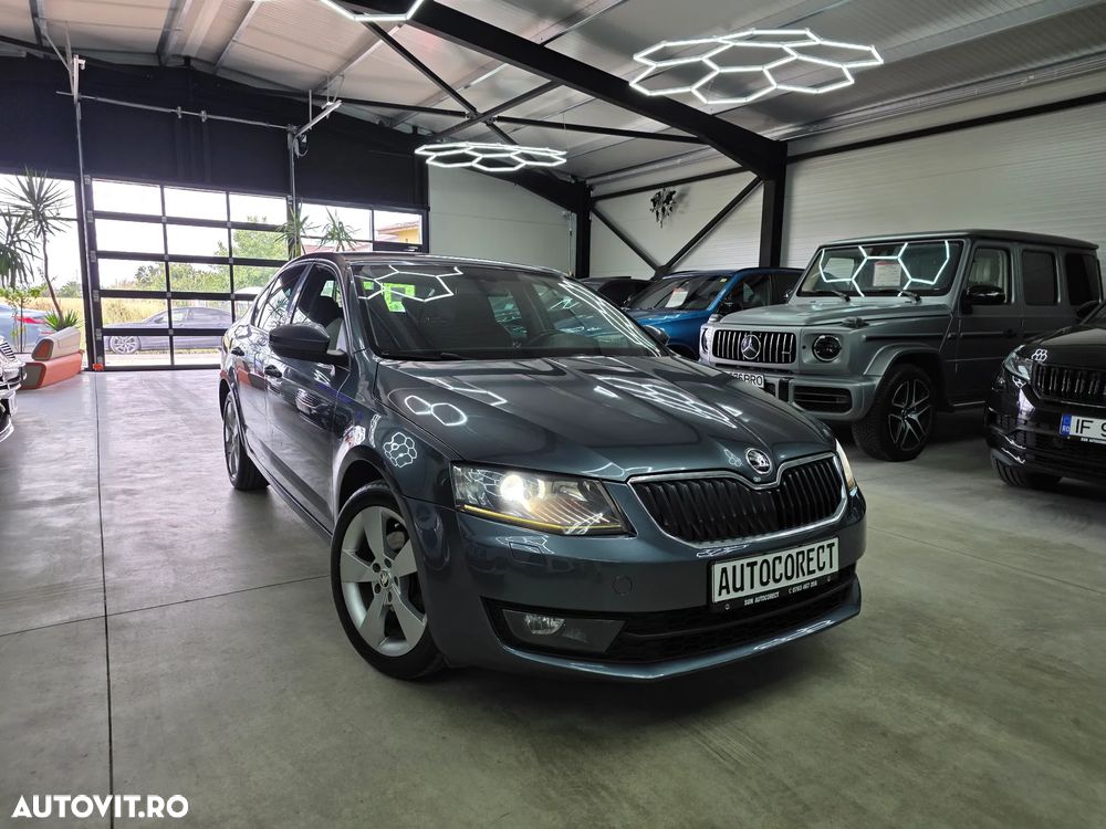 SKODA Octavia 2017 — imagine 3