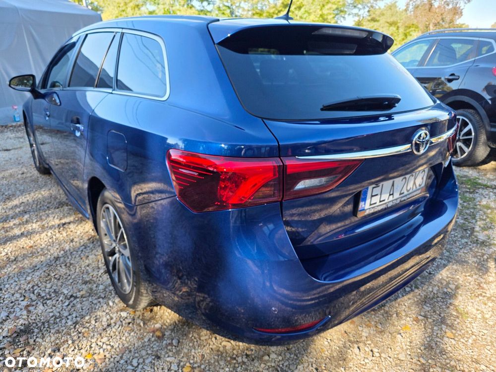 Toyota Avensis - 24
