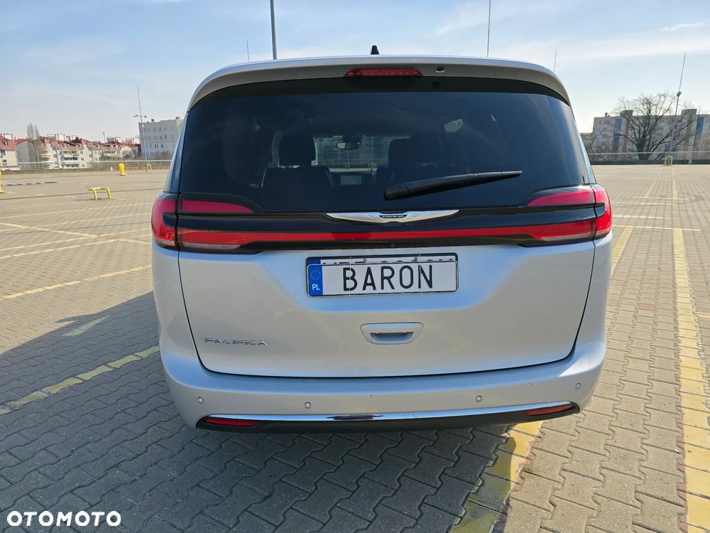 Chrysler Pacifica - 12