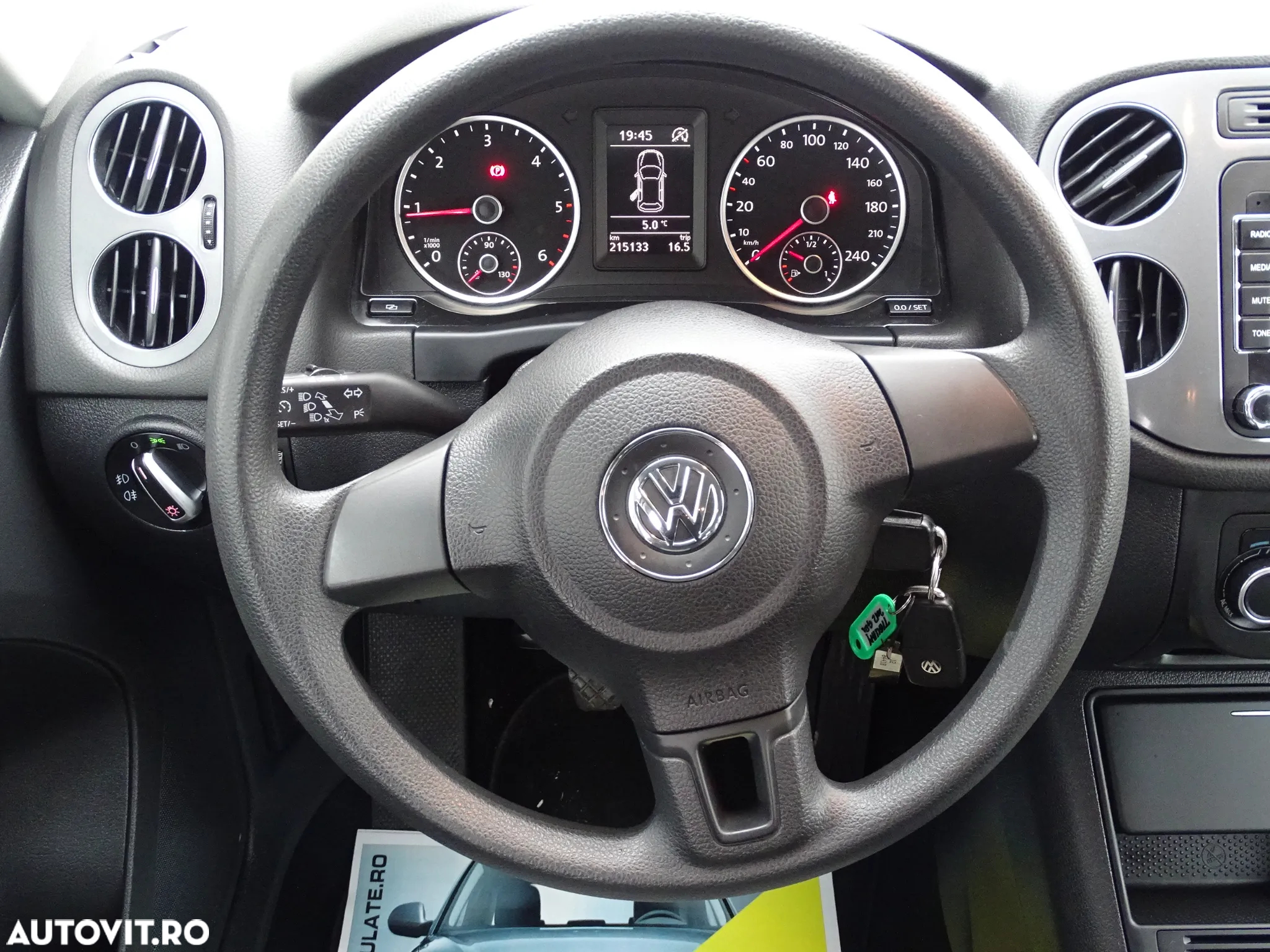 Volkswagen Tiguan 2.0 TDI DPF BlueMotion Technology Trend & Fun - 14