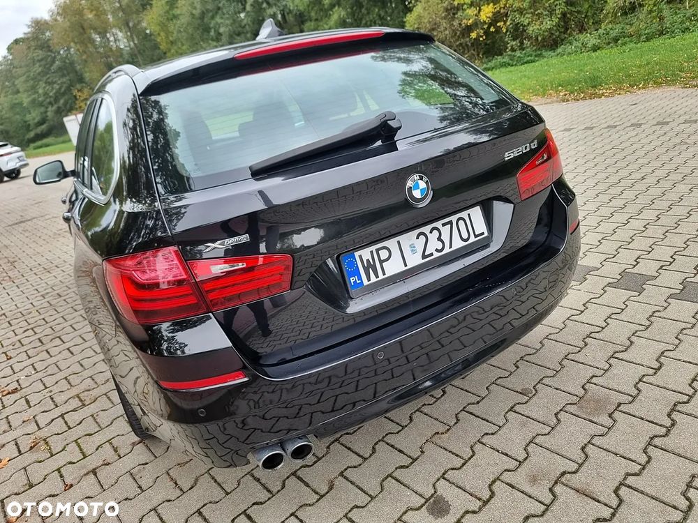 BMW Seria 5 520d xDrive - 22