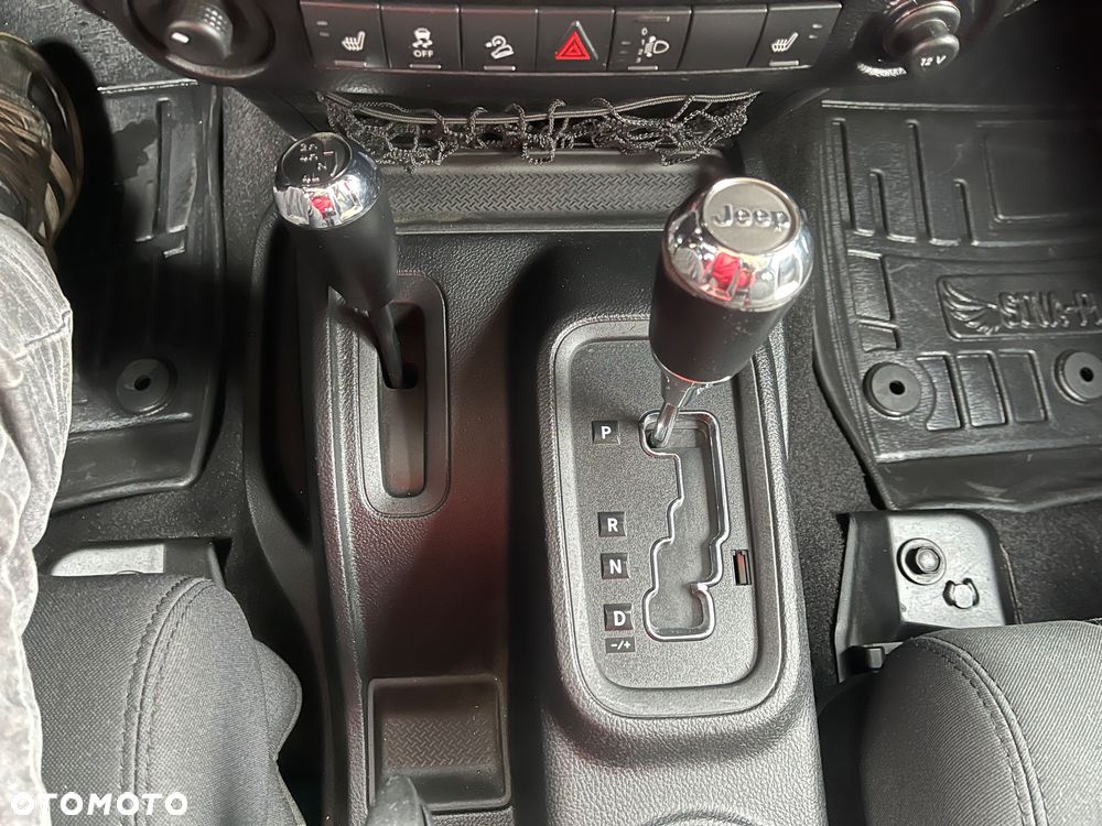 Jeep Wrangler 2.8 CRD Unlim Rubicon - 20