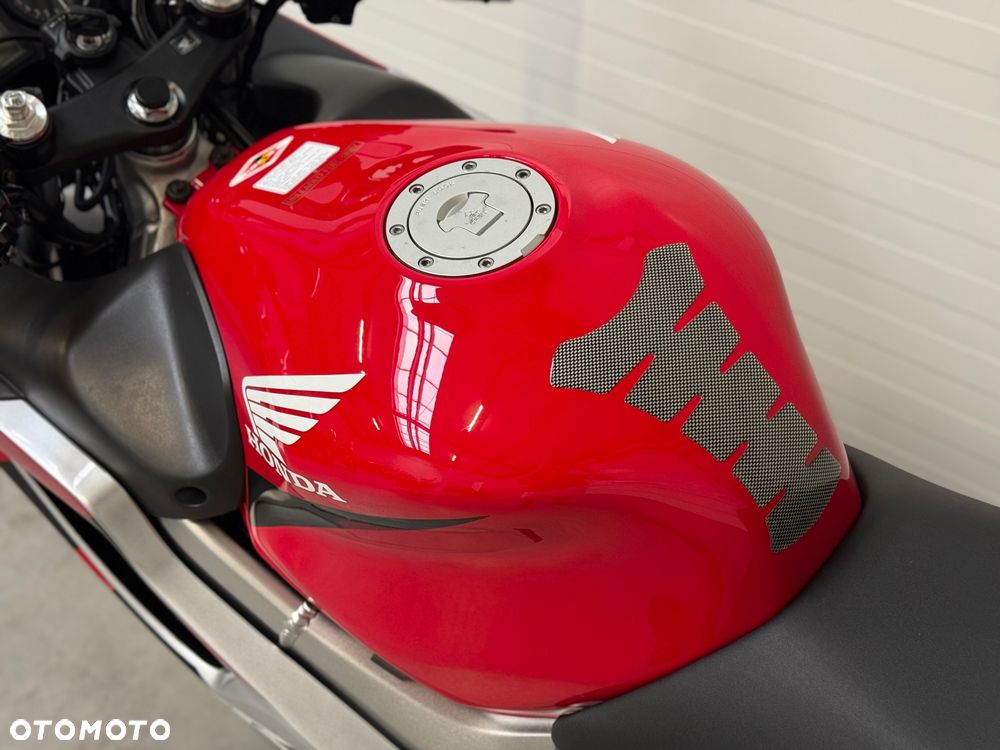 Honda CBR - 28