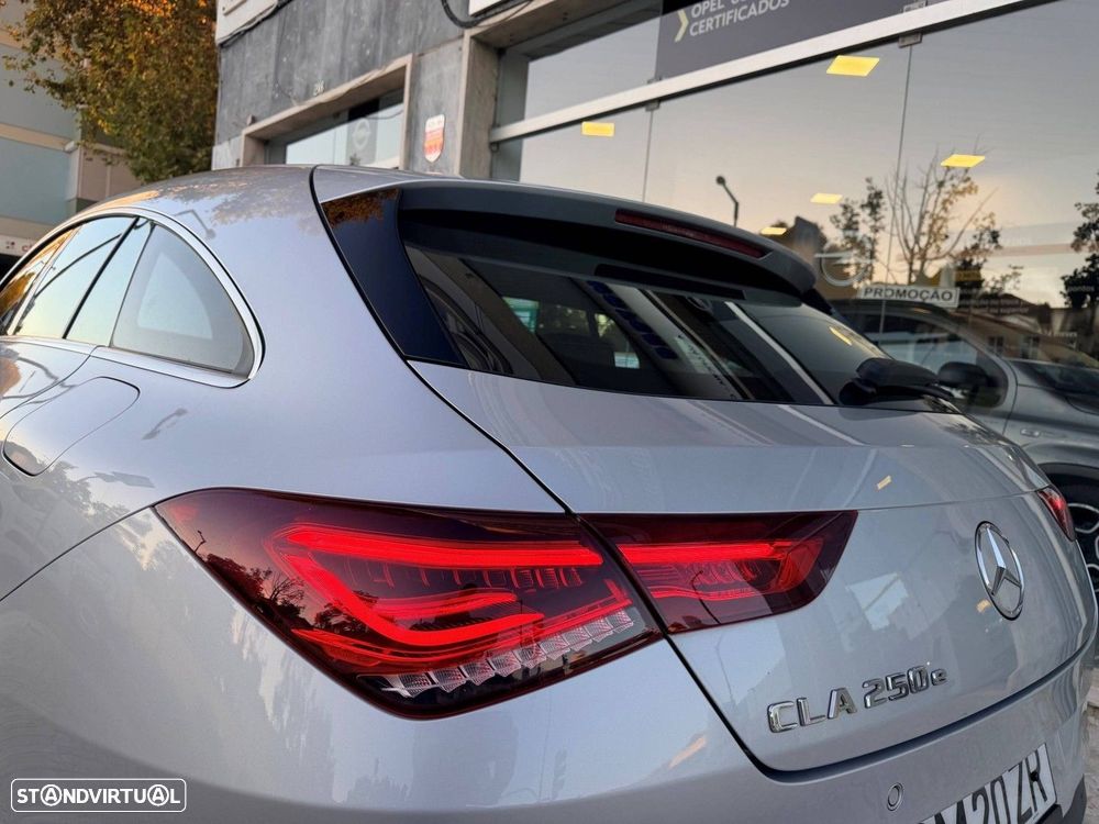 Mercedes-Benz CLA 250 e Shooting Brake AMG Line - 12