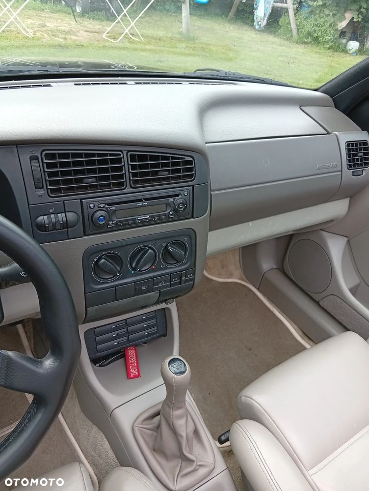 Volkswagen Golf Cabrio 1.8 - 30