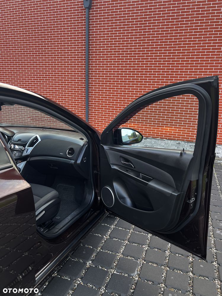 Chevrolet Cruze 1.8 LT - 17