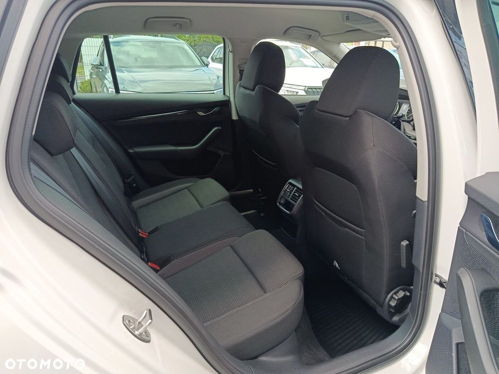 Skoda Octavia 1.5 TSI e-Tec Ambition DSG - 8