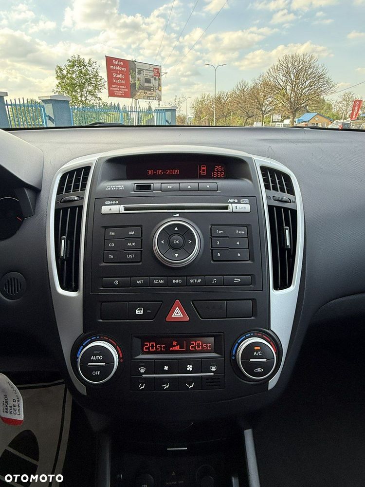 Kia Ceed - 15